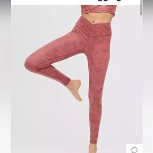 OFFLINE By Aerie The Hugger Crossover High Waisted Crackle Legging